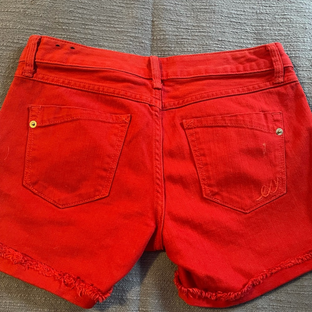 Express Shorts. Great condition. Sewn cuffs. - Picture 3 of 3